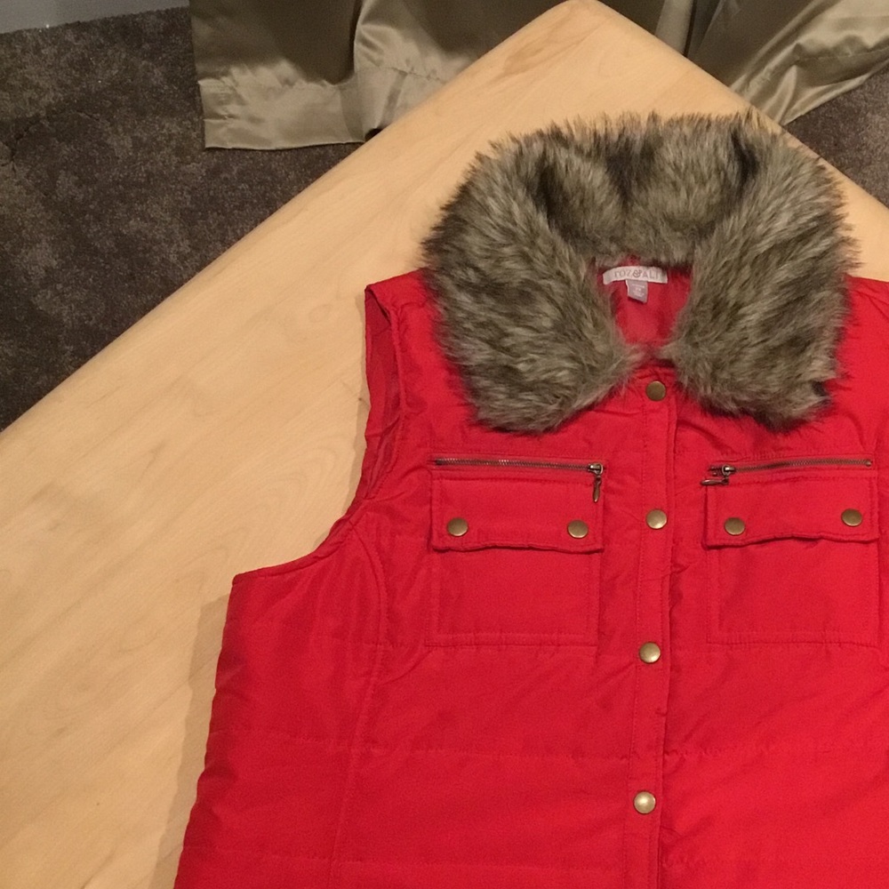Roz & Ali Red vest with removable fur 2x